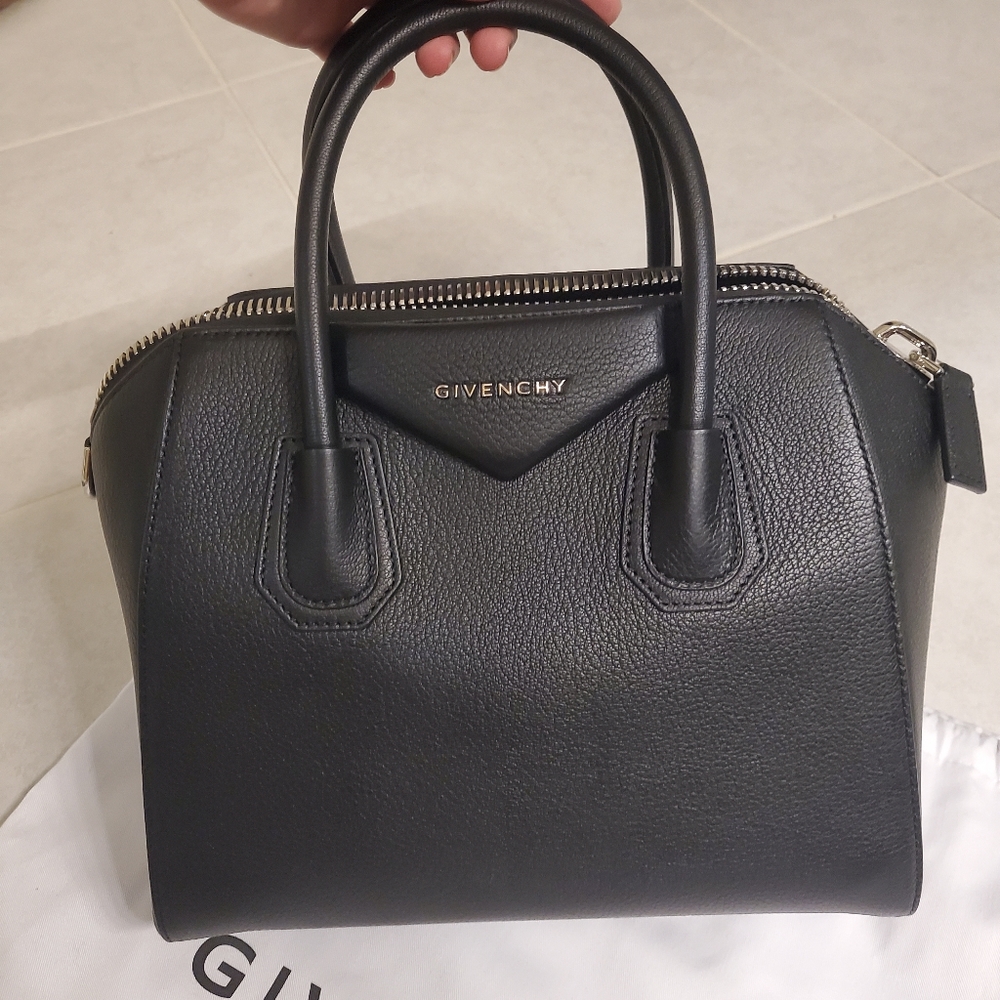 Antigona Small Sugar Goatskin Satchel Bag